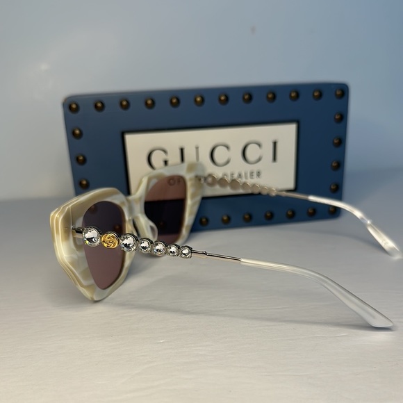 💯- New-Gucci Silver White ivory 0641 Crystal Cat Eye Runway Gg0641 Sunglass… - Picture 10 of 15